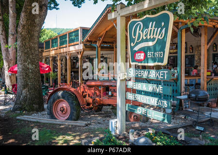 Betty's Country Store est un favori des habitants et les touristes à Helen, en Géorgie, une ville touristique dans les montagnes Blue Ridge. (USA) Banque D'Images