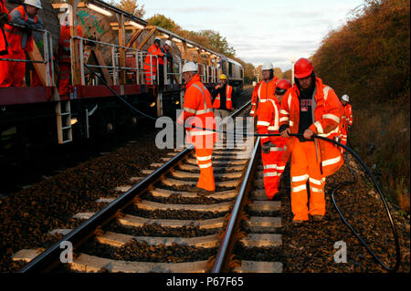 La pose de câbles à Fenny Compton pendant l'resignaling du Cherwell Valley line. Dimanche 19 octobre 2003. Banque D'Images