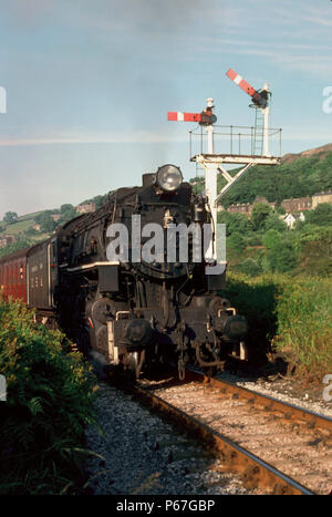 K. & W.V.R. Big Jim ex Fer polonais 2-8-0 en route pour l'Oakworth avec 18:25 Keighly ex. 09.07.1978. Banque D'Images