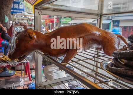 Hanoi, Vietnam - l'une des perles de l'Asie du sud-est, dans certains de ses quartiers il est encore possible de manger la viande de chien Banque D'Images