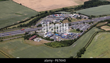 Vue aérienne de Woodall Services sur la M1, près de Sheffield, Royaume-Uni Banque D'Images