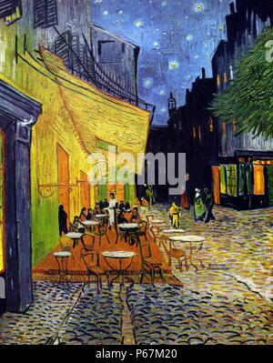 La peinture intitulée "café terrasse la nuit" par Vincent van Gogh (1853-1890) peintre post-impressionniste d'origine néerlandaise. De 1888 Banque D'Images