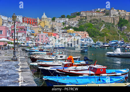 Architecture de l'île de Procida, une commune de l'agglomération de la ville de Naples, Campanie, Italie. Banque D'Images