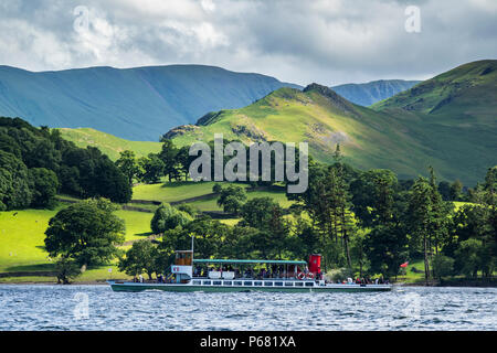 M Y Raven, bateau à vapeur sur l'Ullswater, Cumbria Banque D'Images