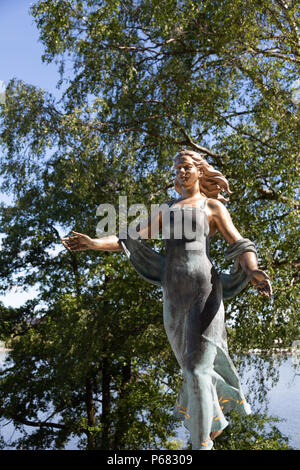 Statue de la Vierge qui travaillent pour la paix dans le monde, Djurgarden, Stockholm, Suède Banque D'Images