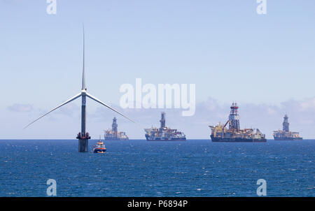 Las Palmas, Gran Canaria, Îles Canaries, Espagne 28 Juin, 2018. L'Espagne de la toute première éolienne offshore. 1km au large de la côte nord. Banque D'Images