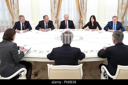 Moscou, Russie. 27 Juin, 2018. Le président russe Vladimir Poutine rencontre le conseiller à la sécurité nationale américain John Bolton au Kremlin le 27 juin 2018 à Moscou, Russie. Credit : Planetpix/Alamy Live News Banque D'Images