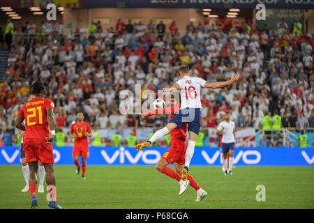 Stade de Kaliningrad Kaliningrad, en Russie. 28 Juin, 2018. Coupe du Monde de la FIFA, Football, Groupe G, l'Angleterre et la Belgique ; Marouane Fellaini de Belgique et Phil Jones de l'Angleterre en conflit comme la lutte pour la balle : Action Crédit Plus Sport/Alamy Live News Banque D'Images