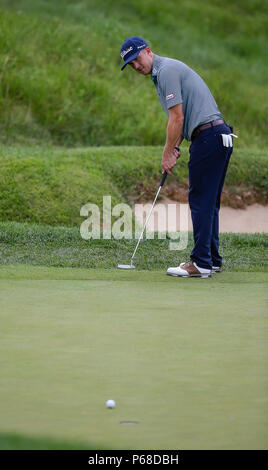 Potomac, MD, USA. 28 Juin, 2018. Ethan Tracy putts sur le 14ème green au cours de la première ronde de la nationale de Quicken Loans à PTC Potomac Potomac, MD. Justin Cooper/CSM/Alamy Live News Crédit : Cal Sport Media/Alamy Live News Banque D'Images