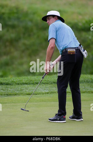 Potomac, MD, USA. 28 Juin, 2018. Joel Dahmen putts sur le 14ème green au cours de la première ronde de la nationale de Quicken Loans à PTC Potomac Potomac, MD. Justin Cooper/CSM/Alamy Live News Crédit : Cal Sport Media/Alamy Live News Banque D'Images