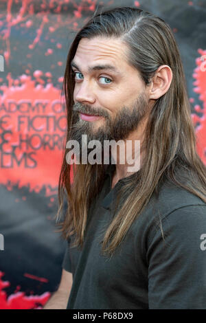 Burbank, Californie, USA. 27 Jun, 2018. Tom Payne assiste à la 44e conférence annuelle des Récompenses de Saturne à Castaway, Burbank, Californie, le 27 juin 2018 Crédit : Eugene pouvoirs/Alamy Live News Banque D'Images