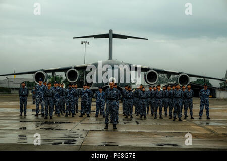 BUTTERWORTH, MALAISIE - 29 juin : UNE combinaison parade par la Royal Australian Air Force (RAAF) avec Royal Malaysian Air Force (CGRR) de combiner le 60e anniversaire de la coopération entre la Malaisie Royal Air Force (CGRR) et la RAAF en Butterworth Air Base, la Malaisie le 29 juin 2018. Royal Australian Air Force Butterworth, opération officiellement en juin 1958 durant l'invasion japonaise après la fin de la Seconde Guerre mondiale, aujourd'hui, plus de 167 entre la force aérienne et le CGRR de la RAAF de prendre une part à cette célébration. Photo par Samsul dit/NipponNews (Malaisie). Banque D'Images