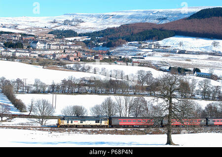 Le transport de passagers entre Cardiff et Rhymney est exploité par les locomotives et stock le samedi comme au début de 2004, lorsqu'une nuit de tempête ajouté Banque D'Images