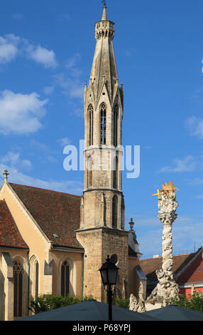 La Hongrie, Sopron, place principale, l'église bénédictine, la colonne de la Trinité, Banque D'Images