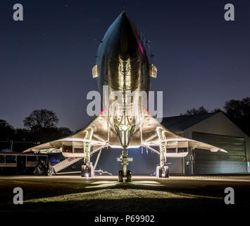 Concorde G-BBDG la nuit à Brooklands Museum Banque D'Images