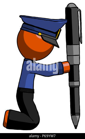 La police d'Orange homme posant avec un stylo géant de manière maladroite mais puissant. Parce que son drôle. Banque D'Images