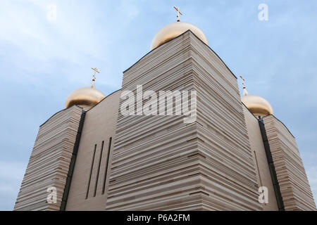 Paris, France - 4 novembre 2016 : les dômes de la cathédrale de la Sainte Trinité, la nouvelle cathédrale orthodoxe russe à Paris Banque D'Images