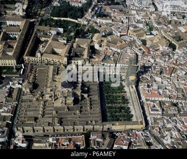 VISTA AEREA DE LA MEZQUITA DE CORDOUE. Emplacement : MEZQUITA-extérieur, de l'Espagne. Banque D'Images