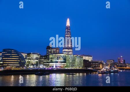 L'Angleterre, Londres, Southwark, London Bridge City, plus London Riverside Office Complex et le tesson Banque D'Images