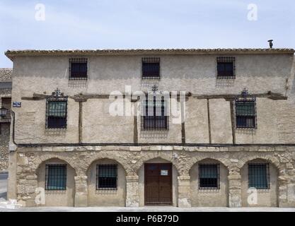 L'Espagne. Castille-la manche. Belmonte. Couvent des Trinitaires. Construit au 15ème siècle et reconstruite au 17e siècle. Façade. De l'extérieur. Province de Cuenca. Banque D'Images