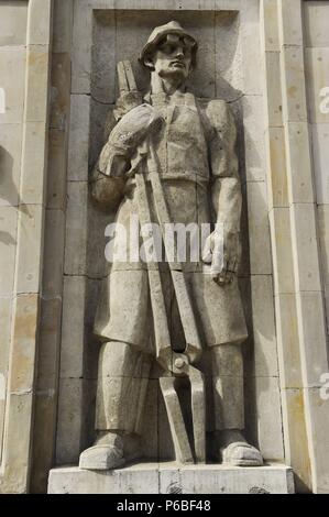 La Pologne. Varsovie. Décharge de socialiste. La place de la Constitution. Banque D'Images