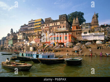 L'Inde, Uttar Pradesh, Varanasi, sur le Gange ghats, les gens, Banque D'Images