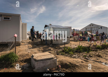 Un aperçu général montre une partie d'un camp de fortune pour les migrants et les réfugiés de l'Greek-Macedonian frontière près du village grec de Idomeni. Banque D'Images