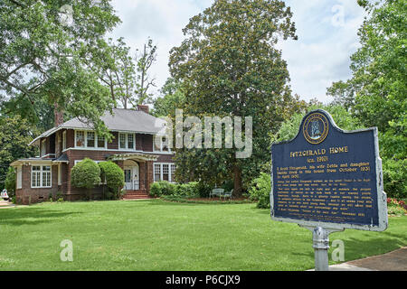 F. Scott Fitzgerald's Montgomery Alabama accueil, une attraction touristique avec des illustrations dans la chambre par Zelda Fitzgerald et autres articles historiques. Banque D'Images