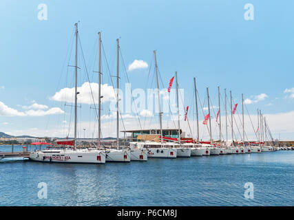 San Antonio de Portmany, Espagne - 1 mai 2018 : les navires marins amarrés au port de San Antonio de Portmany. Iles Baléares, Espagne Banque D'Images