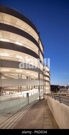 Wembley W10 Garage par l'architecte Will Alsop Banque D'Images