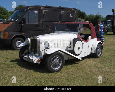 Kit de voiture classique à l'affiche au parc de sapin montrent Wings and Wheels Banque D'Images