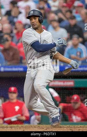 Philadelphie, Pennsylvanie, USA. 27 Juin, 2018. New York Yankees de troisième but Miguel Andujar (41) en action au cours de la MLB match entre les New York Yankees et les Phillies de Philadelphie à la Citizens Bank Park de Philadelphie, Pennsylvanie. Christopher Szagola/CSM/Alamy Live News Banque D'Images