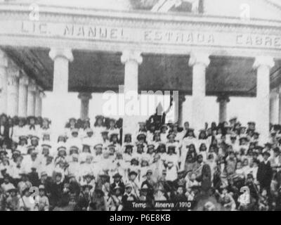 Español : Temple de Minerve de Huehuetenango en 1910. 1910 76 Templominervahiehuetrnango1910 Banque D'Images