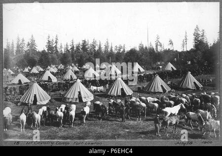 . Anglais : 1er campement de tentes de cavalerie montrant la mule shed, Fort Lawton, Washington, le 28 juillet 1900 . Anglais : Texte de Kiehl log : 1st Cav. Camp, Ft. Lawton, montrant la mule Légende le droit : 1er camp de cavalerie, Ft. Lawton - en route vers Philippines, 28 juillet 1900 Album 3.14 Sujets (LCTGM) : Bell tentes--Washington (État)--Seattle, États-Unis. De l'armée. Cavalerie, 1er--Équipement & fournitures--Washington (État)--Seattle ; Chevaux--Washington (État)--Seattle ; Mules--Washington (État)--Seattle Sujets (LCSH) : Fort Lawton (Seattle, Washington) ; les bases militaires--Washington (État)--Seattle Concepts : une guerre Banque D'Images