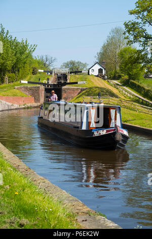 Bateau sur le canal à écluses Montgomery Frankton, Shropshire. Banque D'Images