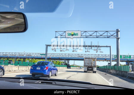 Fort ft. Lauderdale Florida,Florida Turnpike route à péage,SunPass système de péage électronique prépayé, circulation,autoroute,voiture,camion,véhicules mobiles,FL1 Banque D'Images