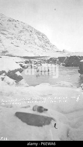 . Anglais : équipage de bateau, de l'épave du FARALLON à partir de l'aide à Kodiak, 130 milles plus loin, la baie de Iliamna, janvier 1910 . Anglais : l'Alaska Steamship Co.'s goélette à vapeur qui Farallon desservies au sud-est de l'Alaska s'est échoué dans la baie de Iliamna le 5 janvier 1910. John M. Thwaites a été parmi les passagers naufragés . Légende le droit : équipage de bateau à partir de Farallon, Kodiak 130 milles, pour obtenir le soulagement. Le 7 janvier, 10 . PH Coll 247,110 Sujets (LCTGM) : Canots--Alaska ; baie Iliamna (Alaska) Sujets (LCSH) : naufrage victimes--Alaska Iliamna--Bay ; la survie après accidents d'avion, naufrages, Banque D'Images