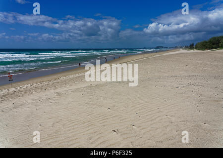 Broadbeach Australie - Mars 13, 2018 : Plage. Broadbeach est une banlieue de la ville de Gold Coast, Queensland, Australie. Au recensement de 2011, Broadbeach Banque D'Images