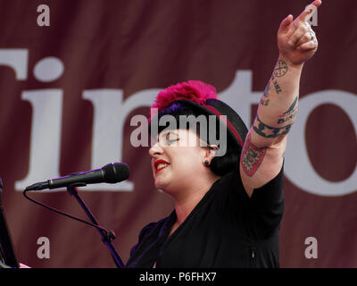 Montréal, Canada. 6/29/2018. Davina et les vagabonds caractéristique des New Orleans Jazz au Festival International de Jazz de Montréal. Banque D'Images