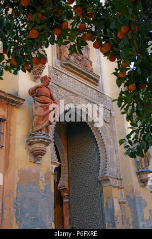 La porte nord de la Cathédrale, connue comme la Puerta del Perdón, ou Pardoners' Gate, Séville, Andalousie, Espagne Banque D'Images