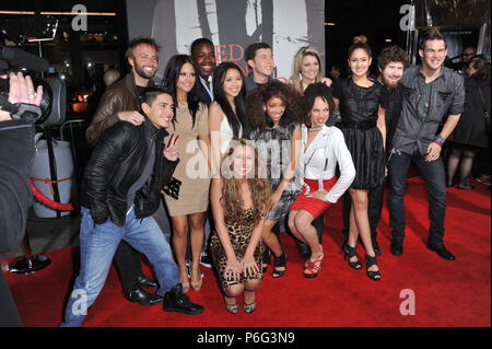 American Idol, 13 à Red Riding Hood Premiere au Chinese Theatre de Los Angeles. Bénabar, Jacob Lusk, Karen Rodriguez, Paul McDonald, Pia Toscano, Abrams, Ashthon Casey Jones, Lauren Alaina, James Durbin, Naima Adedapo, Stefano Langone, Thia Megia et Haley Reinhart, American Idol Top 13 FinalistsAmerican  13 dernière idole, 74 cas à Hollywood Life - Californie, Red Carpet Event, USA, Cinéma, Célébrités, photographie, Bestof, Arts, Culture et divertissement, Célébrités, Mode Topix Meilleur de Hollywood, la vie, événement dans la vie d'Hollywood, Californie - Tapis rouge et backstag Banque D'Images