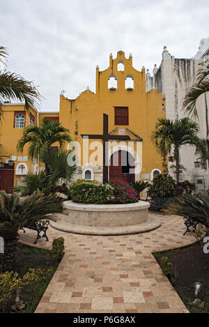 Jardin de la cathédrale San Francisco de Campeche, Mexique au musée Banque D'Images