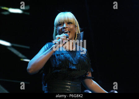 Mary J Blige à l'Essence Music Festival de La Nouvelle-Orléans - Laa  04 Mary J Blige événement dans la vie d'Hollywood, Californie - Red Carpet Event, USA, Cinéma, Célébrités, photographie, Bestof, Arts, Culture et divertissement, Célébrités, Mode Topix Meilleur de Hollywood, la vie, événement dans la vie d'Hollywood, Californie - Tapis rouge et en backstage, Arts, Culture et divertissement, photographie, enquête tsuni@Gamma-USA.com , célébrités Musique, musicien, le groupe de musique, 2010 Banque D'Images