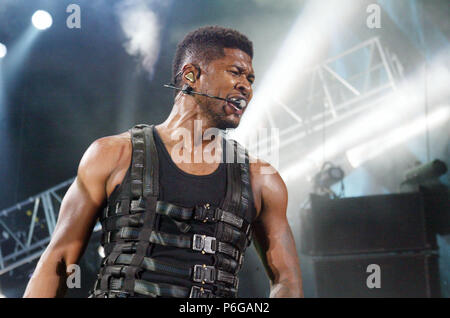 Usher à l'Essence Music Festival de La Nouvelle-Orléans - LaUsher  09 Événement dans la vie d'Hollywood, Californie - Red Carpet Event, USA, Cinéma, Célébrités, photographie, Bestof, Arts, Culture et divertissement, Célébrités, Mode Topix Meilleur de Hollywood, la vie, événement dans la vie d'Hollywood, Californie - Tapis rouge et en backstage, Arts, Culture et divertissement, photographie, enquête tsuni@Gamma-USA.com , célébrités Musique, musicien, le groupe de musique, 2010 Banque D'Images