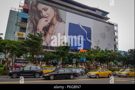 Taipei, Taiwan - 23 Déc., 2015. Rue de Taipei, Taiwan. La ville de Taipei est largement considéré comme le pouvoir politique, économique et culturel de Taïwan. Banque D'Images