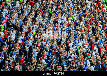 Kaliningrad, Russie - le 28 juin 2018 : French fans dans les peuplements de Kaliningrad stade lors de la Coupe du Monde FIFA 2018 Banque D'Images