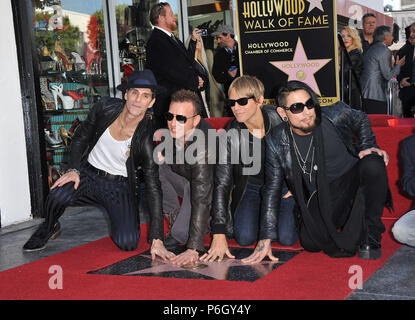 Perry Farrell, Dave Navarro, Chris Chaney, Stephen Perkins 140 lors de la cérémonie pour Janes's Addiction - étoile sur le Hollywood Walk of Fame à Los Angeles. Perry Farrell, Dave Navarro, Chris Chaney, Stephen Perkins 140 cas à Hollywood Life - Californie, Red Carpet Event, USA, Cinéma, Célébrités, photographie, Bestof, Arts, Culture et divertissement, Célébrités, Mode Topix Meilleur de Hollywood, la vie, événement dans la vie d'Hollywood, Californie - cinéma, télévision, célébrités, célébrités de la musique, Topix Bestof, Arts, Culture et loisirs, photographie, enquête tsuni@Gamma-USA.com , Cr Banque D'Images