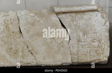 Se trouve dans l'ARTE. EGIPTO. Fragmento de un dintel de la puerta que lleva el nombre de Ramsés III. Bet Shean. 1184-1153 a. C. Edificio que había sido utilizado por el administrador fr se trouve dans la ciudad conocida como el 'Palacio del Gobernador'. El plano de la casa es típica de las residencias privadas de Egipto durante el Imperio Nuevo. El dintel está inscrito con una dedicación al faraón Ramsès III, reinado durante el cual fue construido el edificio. Musée Rockefeller (Musée archéologique). Jerusalén. Israël. Banque D'Images