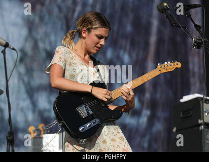 Ellie Rowsell du groupe Wolf Alice joue sur la scène principale pour le festival TRNSMT sur Glasgow Green à Glasgow. Banque D'Images