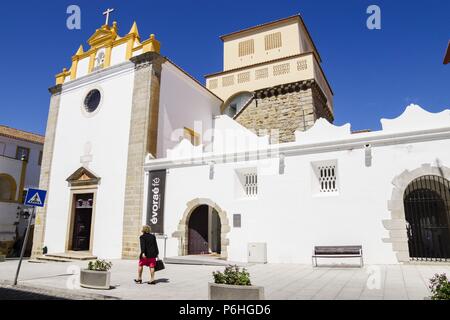 Iglesia y Convento del Salvador,plaza Sertorio, Evora, Portugal, Alentejo, Europa. Banque D'Images